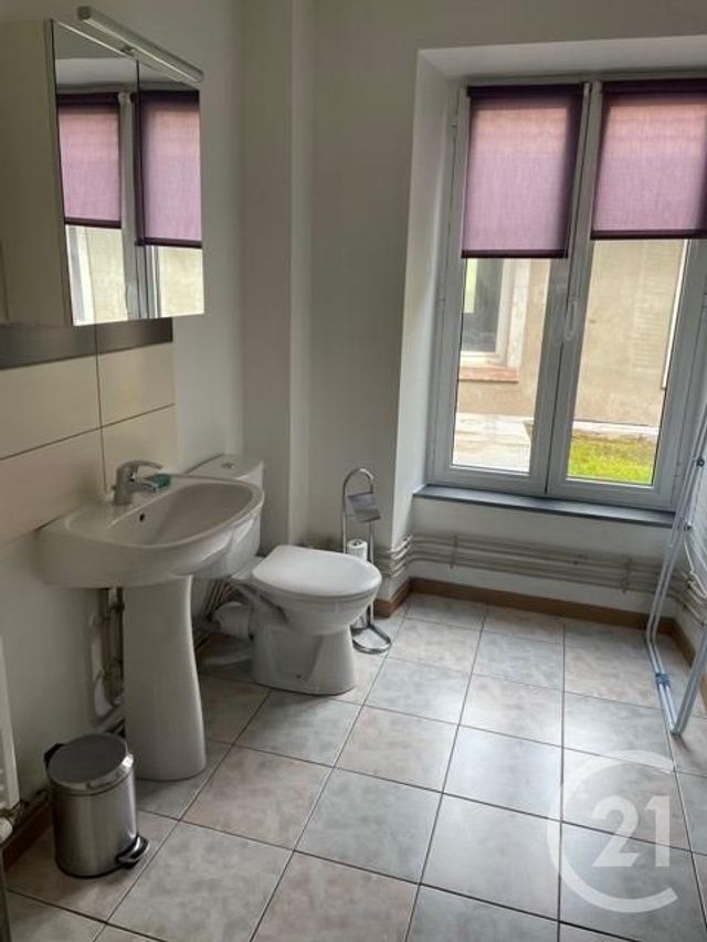 Afficher la photo en grand Appartement F2 à louer - 2 pièces - 53.0 m2 - BELFORT - 90 - FRANCHE-COMTE - Century 21 Rollat Immobilier