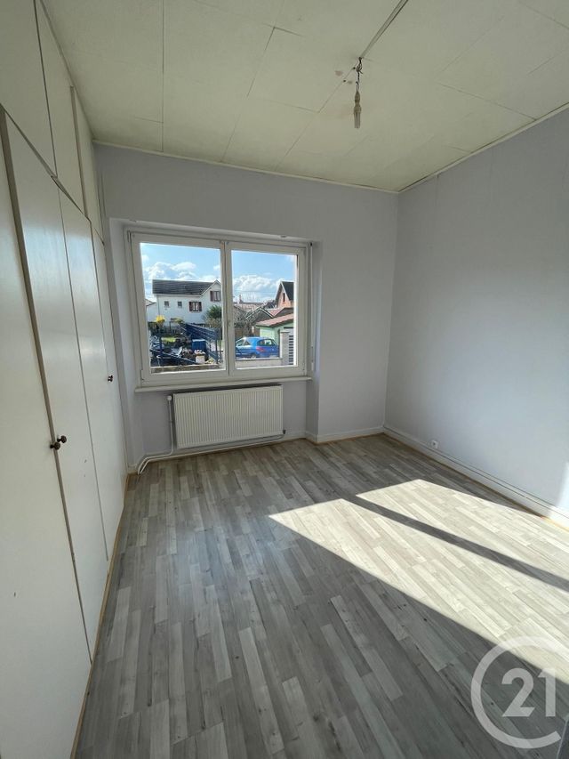 Afficher la photo en grand Appartement F4 à vendre - 4 pièces - 80.0 m2 - SOCHAUX - 25 - FRANCHE-COMTE - Century 21 Rollat Immobilier