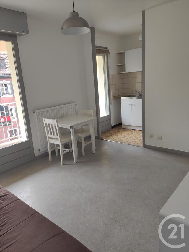Afficher la photo en grand Studio à louer - 1 pièce - 25.0 m2 - MONTBELIARD - 25 - FRANCHE-COMTE - Century 21 Rollat Immobilier