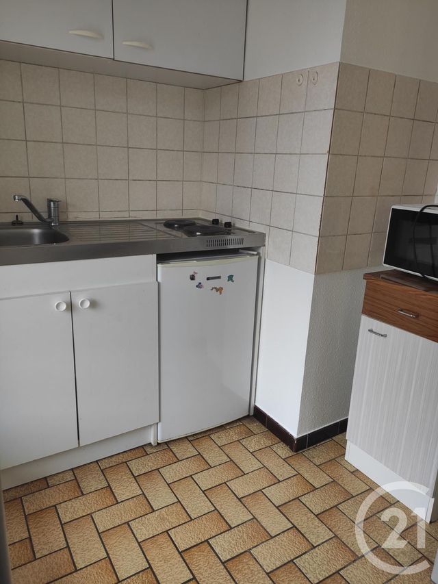 Afficher la photo en grand Studio à louer - 1 pièce - 25.0 m2 - MONTBELIARD - 25 - FRANCHE-COMTE - Century 21 Rollat Immobilier