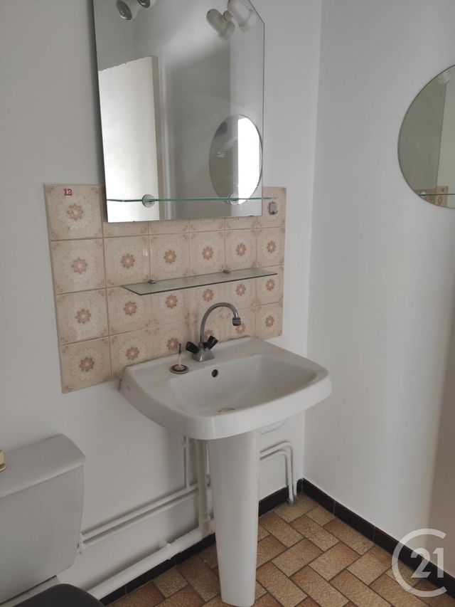 Afficher la photo en grand Studio à louer - 1 pièce - 25.0 m2 - MONTBELIARD - 25 - FRANCHE-COMTE - Century 21 Rollat Immobilier