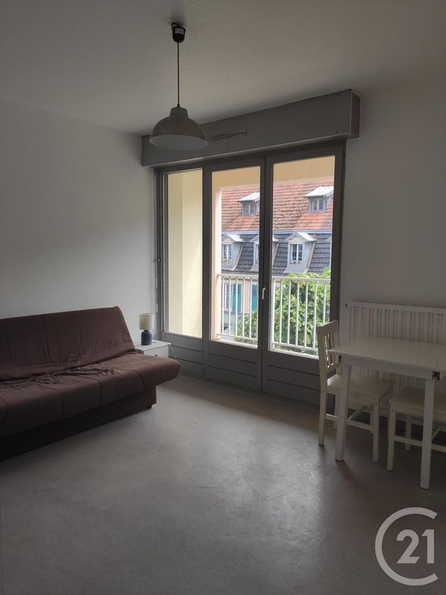 Afficher la photo en grand Studio à louer - 1 pièce - 25.0 m2 - MONTBELIARD - 25 - FRANCHE-COMTE - Century 21 Rollat Immobilier
