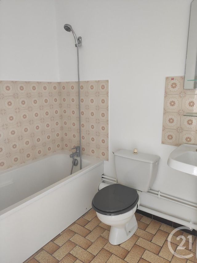 Afficher la photo en grand Studio à louer - 1 pièce - 25.0 m2 - MONTBELIARD - 25 - FRANCHE-COMTE - Century 21 Rollat Immobilier