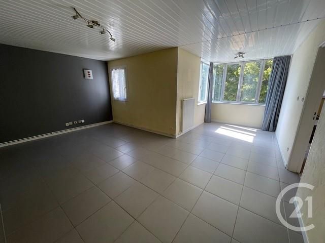 Appartement F3 à louer - 3 pièces - 79.7 m2 - AUDINCOURT - 25 - FRANCHE-COMTE - Century 21 Rollat Immobilier