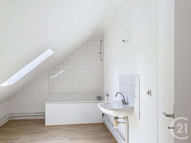 Appartement F2 à louer - 2 pièces - 32.9 m2 - FESCHES LE CHATEL - 25 - FRANCHE-COMTE - Century 21 Rollat Immobilier