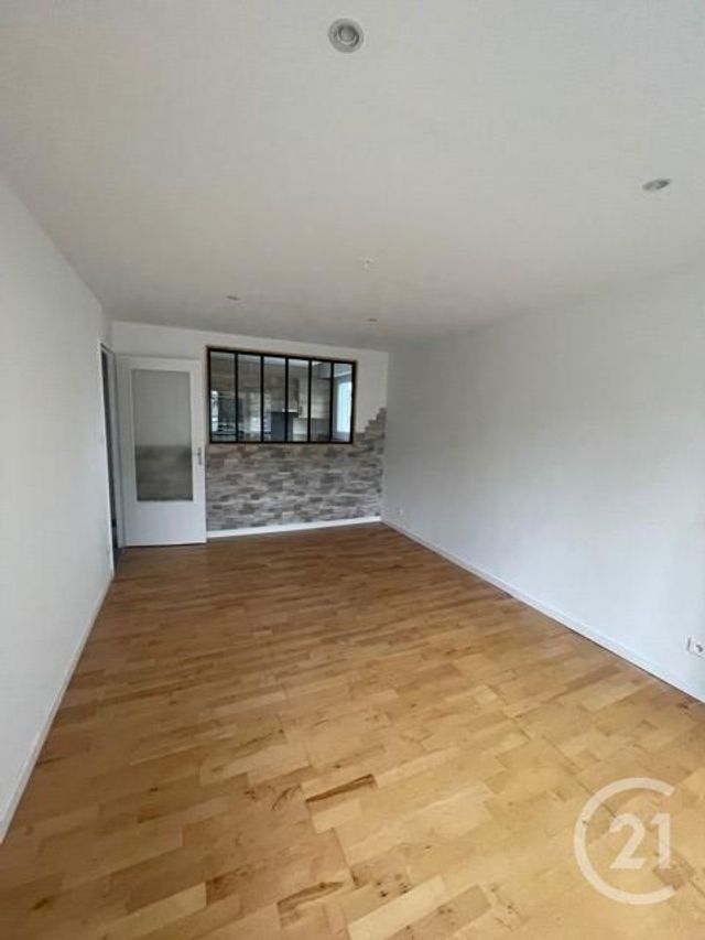 Appartement F3 à louer - 3 pièces - 62.2 m2 - MONTBELIARD - 25 - FRANCHE-COMTE - Century 21 Rollat Immobilier
