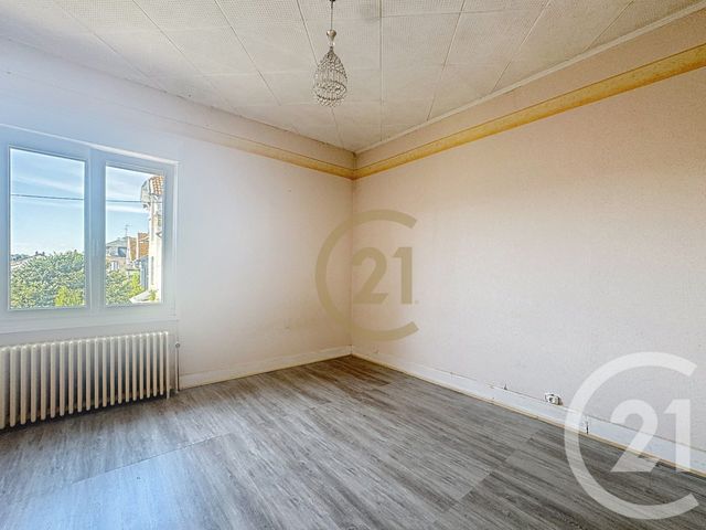 Afficher la photo en grand Appartement F5 à vendre - 5 pièces - 125.0 m2 - AUDINCOURT - 25 - FRANCHE-COMTE - Century 21 Rollat Immobilier