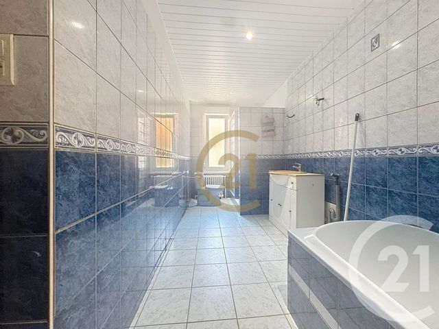 Afficher la photo en grand Appartement F5 à vendre - 5 pièces - 125.0 m2 - AUDINCOURT - 25 - FRANCHE-COMTE - Century 21 Rollat Immobilier