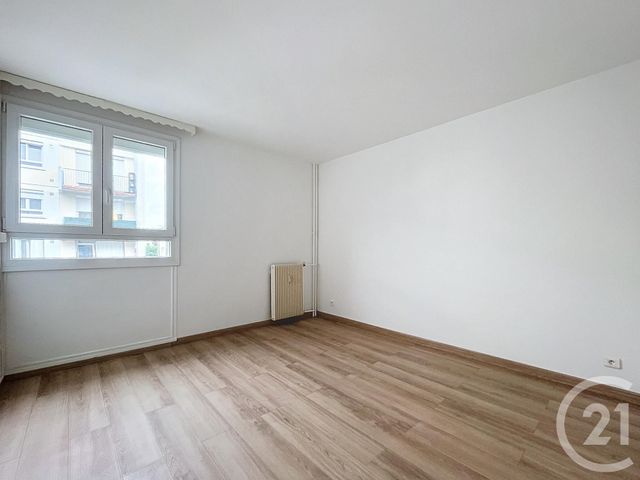 Afficher la photo en grand Appartement F4 à louer - 4 pièces - 76.0 m2 - VALENTIGNEY - 25 - FRANCHE-COMTE - Century 21 Rollat Immobilier