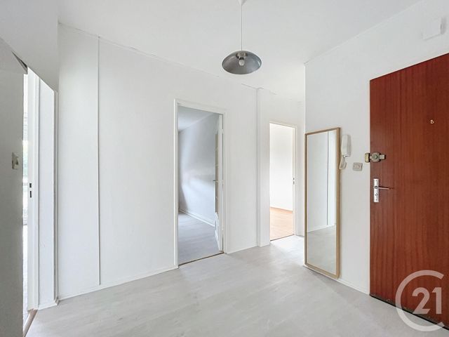 Afficher la photo en grand Appartement F4 à louer - 4 pièces - 76.0 m2 - VALENTIGNEY - 25 - FRANCHE-COMTE - Century 21 Rollat Immobilier