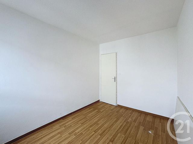 Afficher la photo en grand Appartement F4 à louer - 4 pièces - 76.0 m2 - VALENTIGNEY - 25 - FRANCHE-COMTE - Century 21 Rollat Immobilier