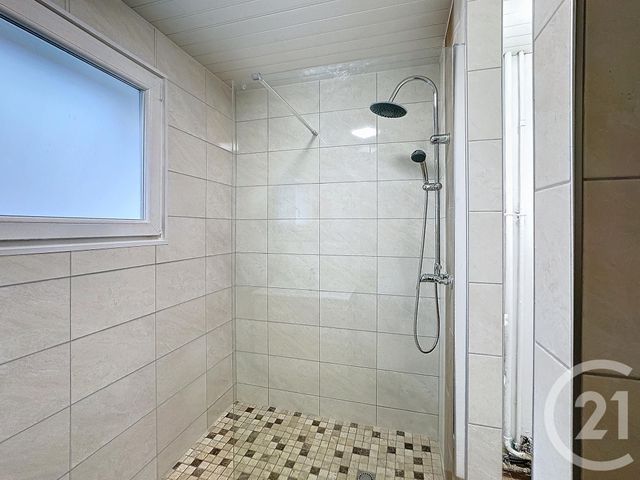 Afficher la photo en grand Appartement F4 à louer - 4 pièces - 76.0 m2 - VALENTIGNEY - 25 - FRANCHE-COMTE - Century 21 Rollat Immobilier