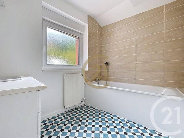 Appartement Duplex à louer - 2 pièces - 27.85 m2 - BEAUCOURT - 90 - FRANCHE-COMTE - Century 21 Les Portes De L'Est