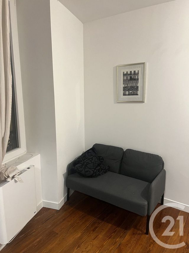 Afficher la photo en grand Appartement F1 à louer - 1 pièce - 27.93 m2 - BELFORT - 90 - FRANCHE-COMTE - Century 21 Rollat Immobilier