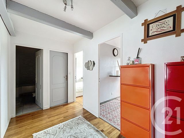 Appartement F4 à louer - 4 pièces - 77.59 m2 - SOCHAUX - 25 - FRANCHE-COMTE - Century 21 Rollat Immobilier