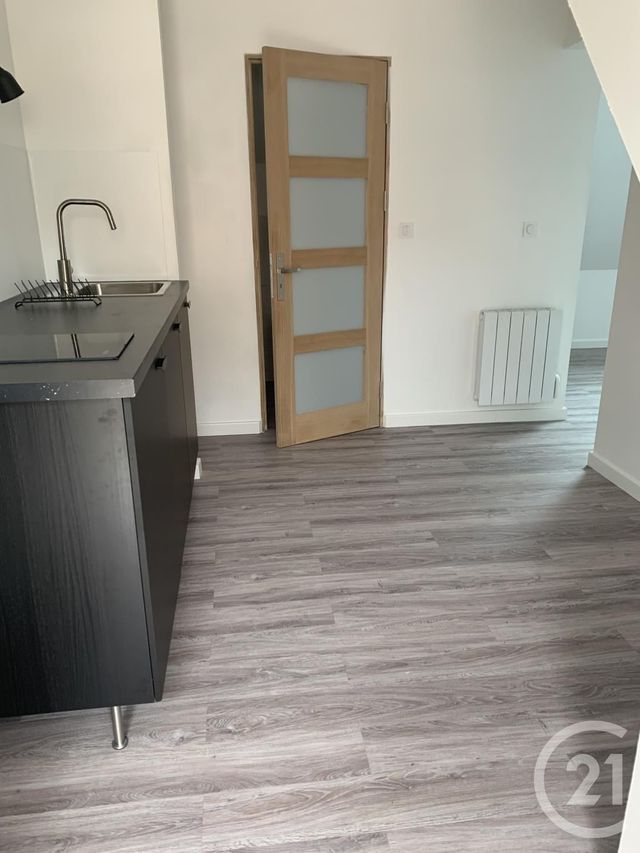 Afficher la photo en grand Appartement F1 à louer - 1 pièce - 22.82 m2 - VALENTIGNEY - 25 - FRANCHE-COMTE - Century 21 Rollat Immobilier