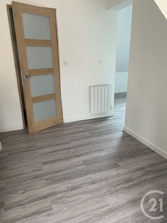 Afficher la photo en grand Appartement F1 à louer - 1 pièce - 22.82 m2 - VALENTIGNEY - 25 - FRANCHE-COMTE - Century 21 Rollat Immobilier