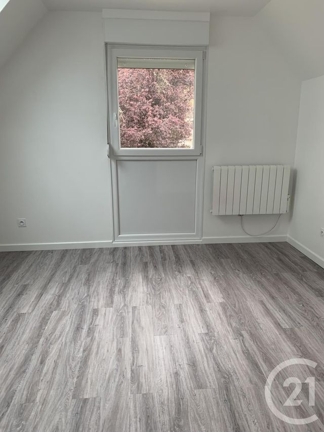 Afficher la photo en grand Appartement F1 à louer - 1 pièce - 22.82 m2 - VALENTIGNEY - 25 - FRANCHE-COMTE - Century 21 Rollat Immobilier