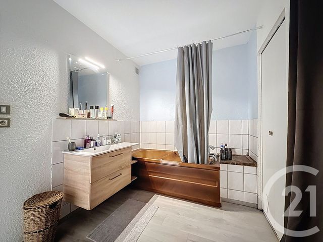 Appartement F3 à vendre - 3 pièces - 66.56 m2 - AUDINCOURT - 25 - FRANCHE-COMTE - Century 21 Rollat Immobilier