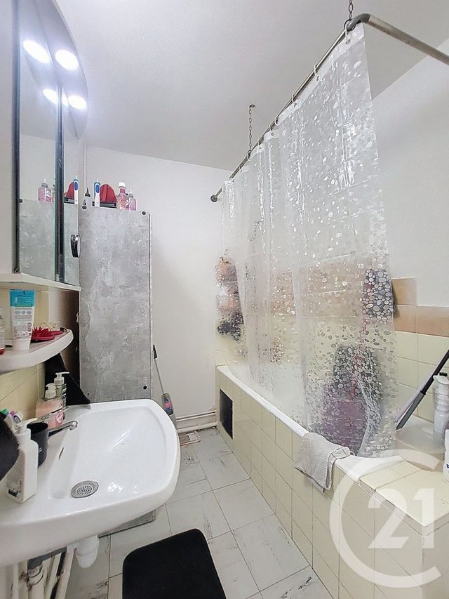 Appartement F2 à vendre - 2 pièces - 49.6 m2 - MONTBELIARD - 25 - FRANCHE-COMTE - Century 21 Rollat Immobilier