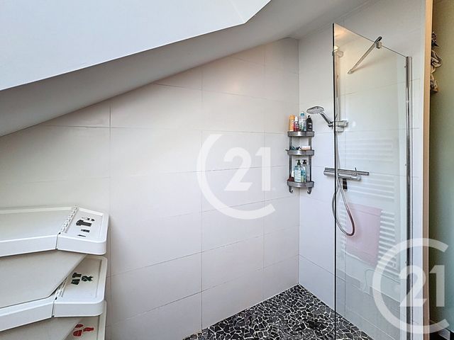 Appartement T4 à vendre - 4 pièces - 85.31 m2 - MONTBELIARD - 25 - FRANCHE-COMTE - Century 21 Rollat Immobilier