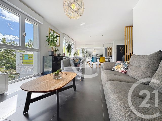 Appartement T4 à vendre - 4 pièces - 85.31 m2 - MONTBELIARD - 25 - FRANCHE-COMTE - Century 21 Rollat Immobilier