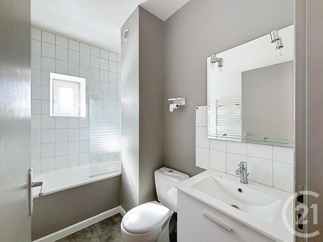 Appartement F1 à louer - 1 pièce - 26.0 m2 - AUDINCOURT - 25 - FRANCHE-COMTE - Century 21 Rollat Immobilier